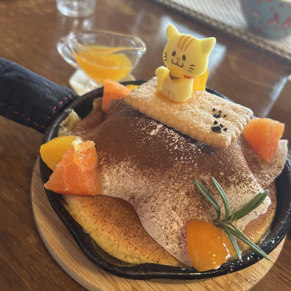 「にゃんにゃんにゃん」
