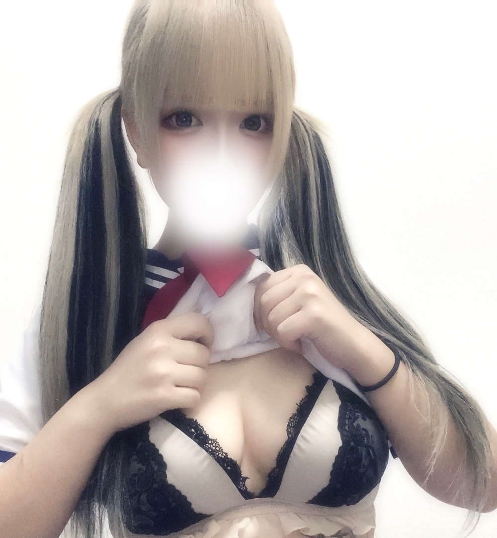 着衣プレイシヨ??🤍(2024年12月04日 08:00)|もえの写メ日記